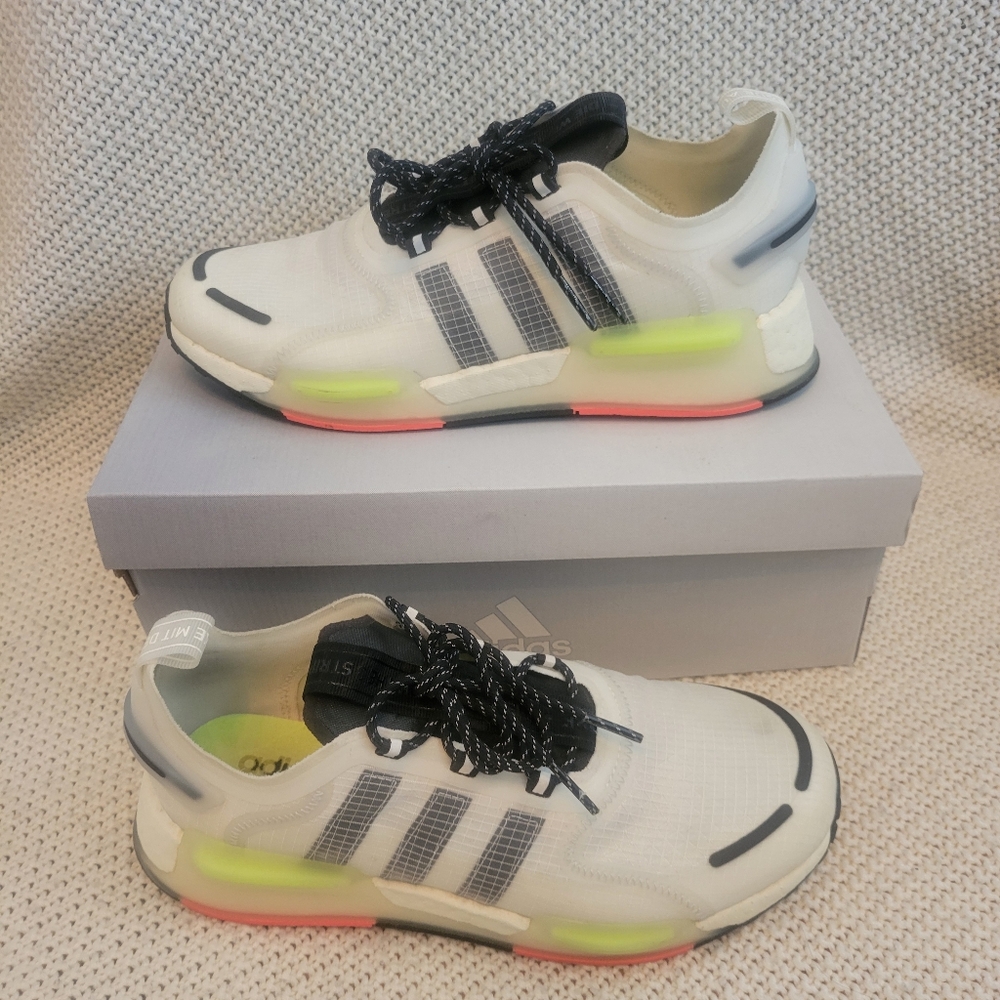 adidas NMD V3 Crystal White Signal Green Solar Pink, Size 9.5